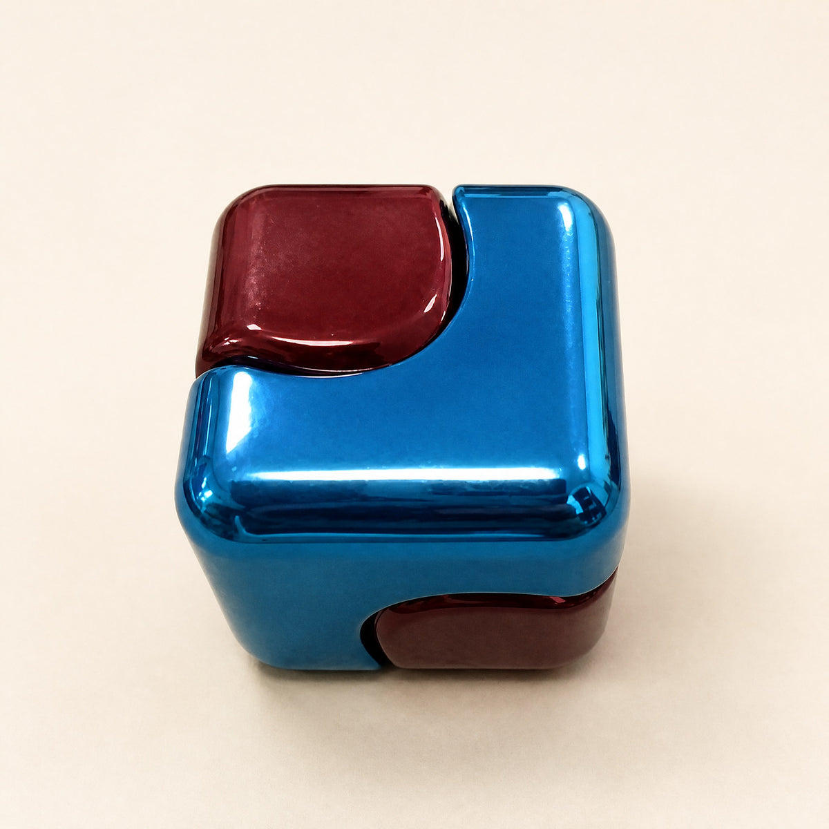 Metal fidget cube interlocking blue-red split